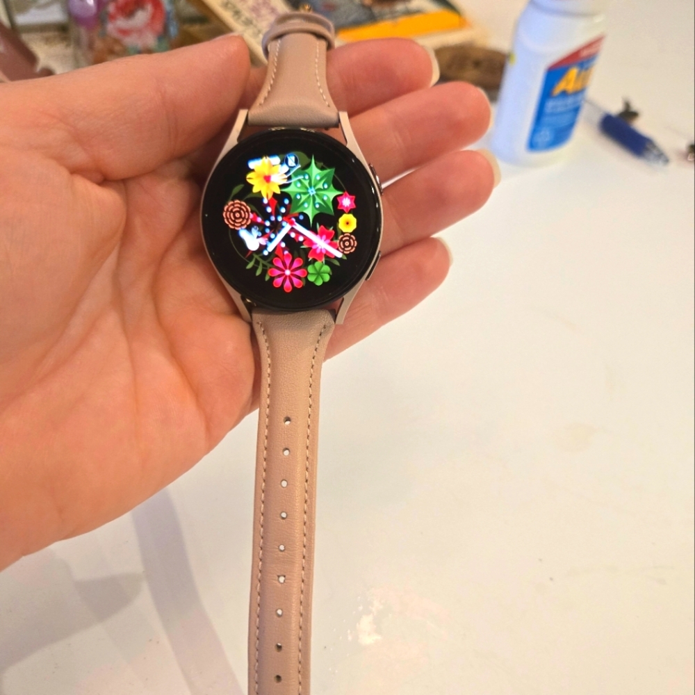 Samsung Galaxy Watch 5 Rose Gold  With Updated Band 40 MM